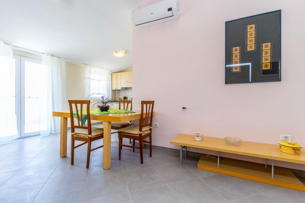 Apartment Mirjana Pula Kamer foto