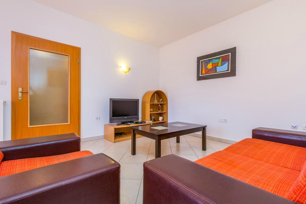 Apartment Mirjana Pula Kamer foto