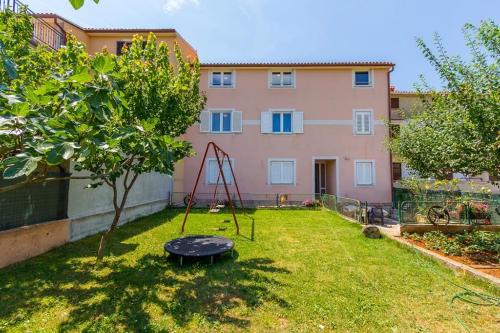 Apartment Mirjana Pula Buitenkant foto